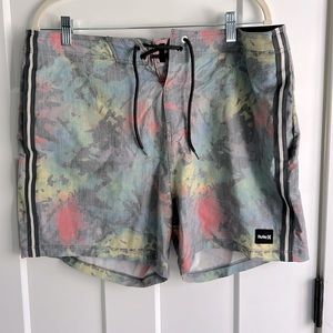 Hurley Phantom swim trunks